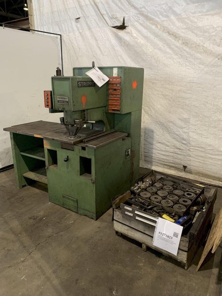 STRIPPIT SONIC 18/30 PUNCH MACHINE AND CORNER NOTCHER W/ TOOLING. STOCK # 1271823.