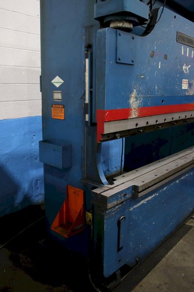 135 TON X 8' CINCINNATI MDL 135FMII HYDRAULIC PRESS BRAKE: STOCK #75067