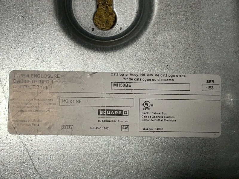 SQUARE D ELECTRIC 400 AMPS PANELBOARD   -  NQ442L4