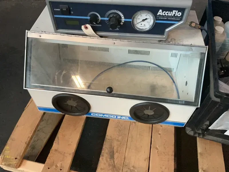 COMCO / ACCUFLO 14” X 24” X 12” MICRO-ABRASIVE BLASTER   -  AF10-T-1