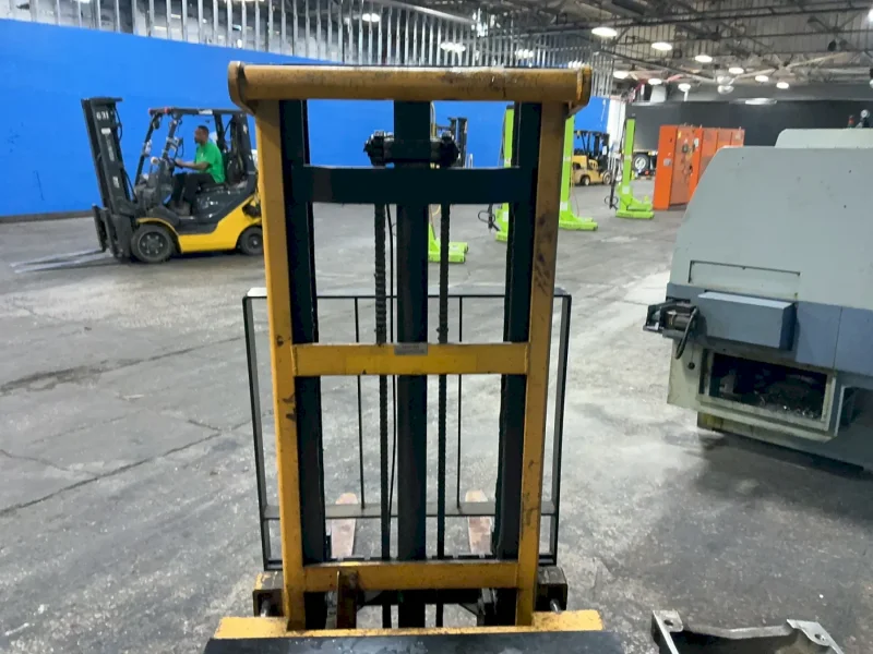 BIG JOE 3000 LBS ELECTRIC WALK BEHIND FORKLIFT  -  PDC-30-106
