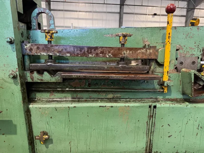 METAL MUNCHER MM61E18  49 Ton Ironworker USA #8135