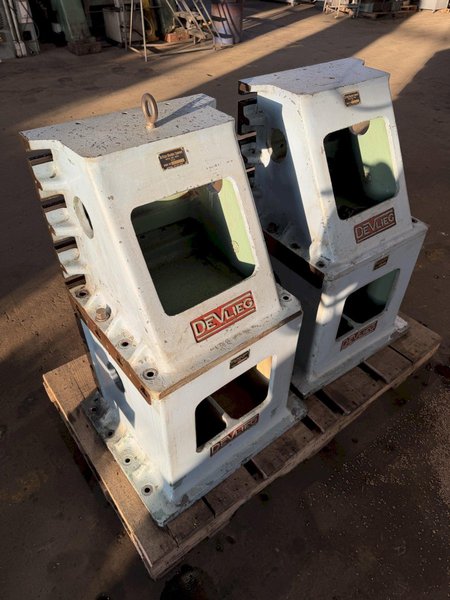 20" X 40" DEVLIEG BOX TYPE 4-PIECE ANGLE PLATE SET. STOCK # 0115126