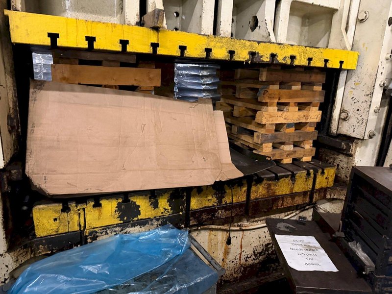 84" X 48" X 7" T-SLOT BOLSTER PLATE. STOCK #0113226