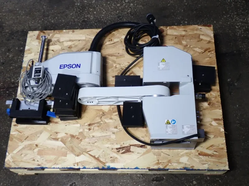 EPSON 96 PSI PICK AND PLACE INDUSTRIAL ROBOT  -  T6-602S