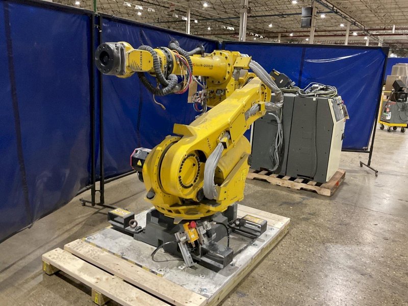 FANUC R-2000IB/165F w/ R30IA CONTROLLER AND PENDANT USED 2010 MISMATCHED