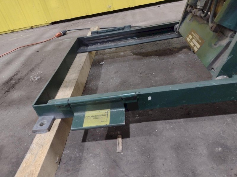 4,000 LBS X 72" X 30" SOUTHWORTH MODEL #LS4-36 HYDRUALIC SCISSOR LIFT TABLE: STOCK #20939