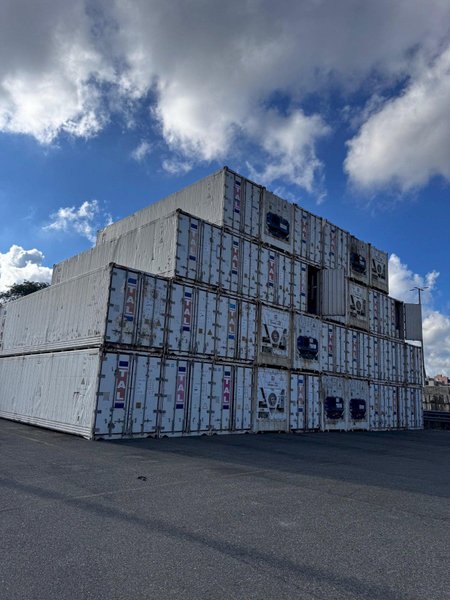 40&#039; SHIPPING CONTAINER. STOCK # 0993125.