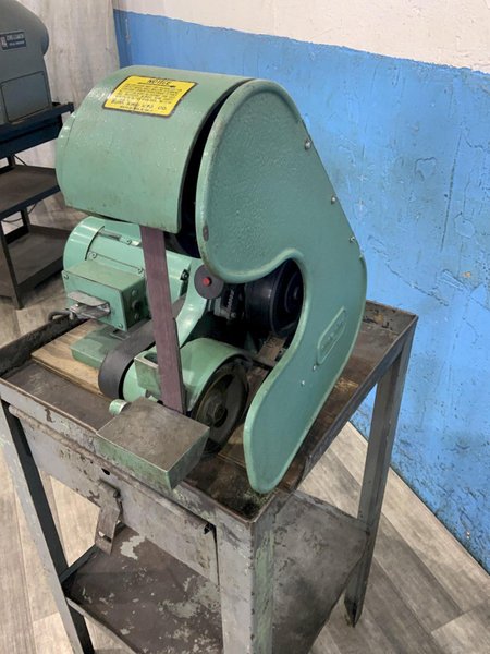 BURR KING MODEL 562 VERT BELT GRINDE: STOCK #81205