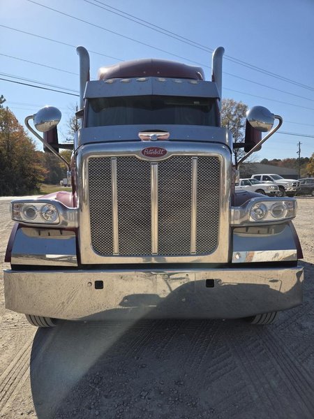 PETERBILT 567 - Trucks