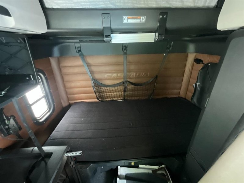 2021 Freightliner Cascadia 1FUJHHDR6MLMJ2151