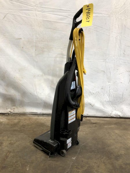 TENNANT MODEL V-SMU-14 COMMERCIAL VACUUM: STOCK #13950