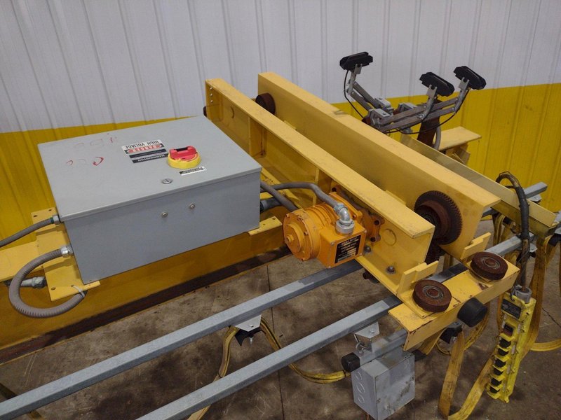 3 TON X 17’ F&amp;G / LOAD LIFTER UNDER-SLUNG POWERED CRANE: STOCK #22971