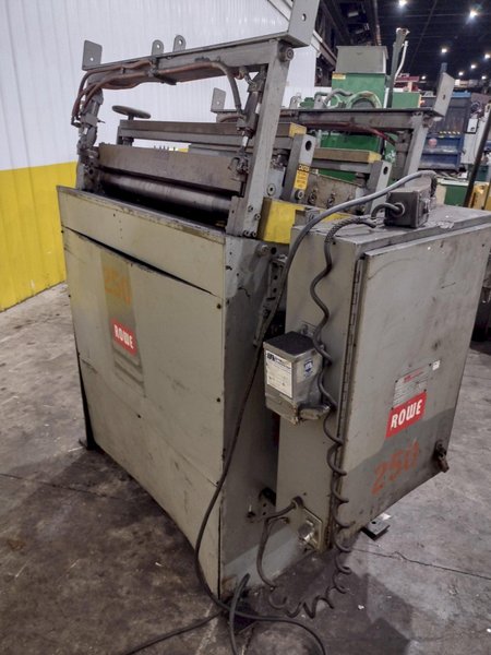 40" WIDE  ROWE B-40 POWERED STRAIGHTENER. STOCK # 0218626