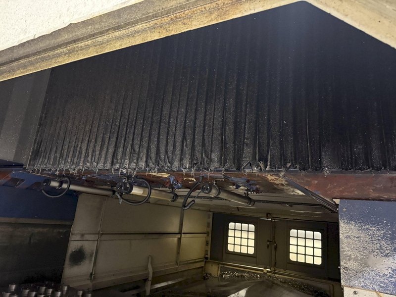 2008 YCM DCV4025B Bridge-Style CNC Vertical Machining Center For Sale