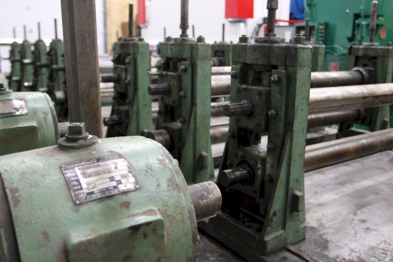 13 STANDS X 3&quot; X 44&quot; BRADBURY ROLLFORMER: STOCK #69558