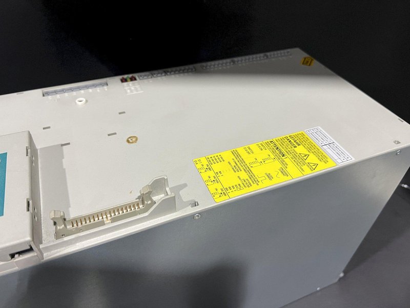 Siemens Simodrive 611 Servo Drive Unit 6SN1145-1BA02-0CA2
6SN11451BA020CA2