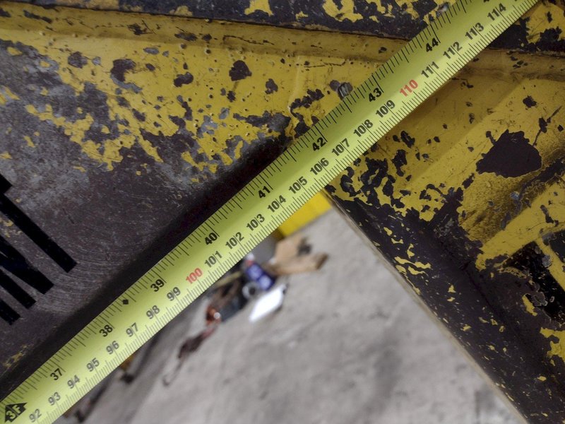 2,000 LB x 42&quot; x 36&quot; NATIONAL IND PALLET LIFTER CRANE ATTACHEMENT: STOCK #22368
