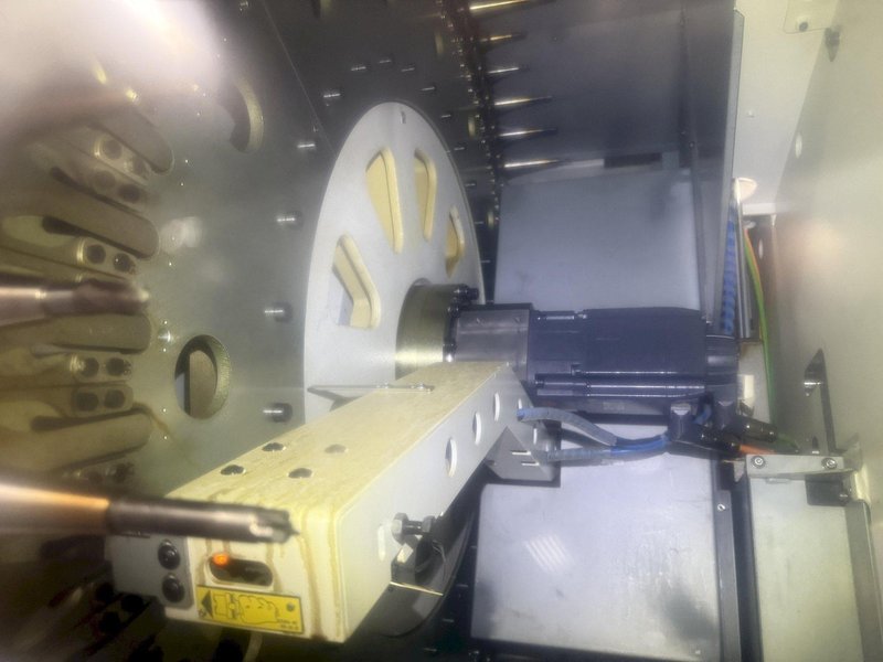Used 2015 Grob G550 5-Axis CNC Horizontal Machining Center For Sale with 10 Station Pallet Pool