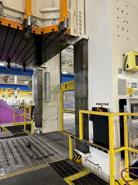 2500 TON SCHULER SMG HZPU-T-2250-4600/2450 HYDRAULIC PRESS. STOCK # 0902224