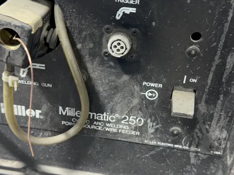 Miller 200 Amp Welder  - Millermatic 250