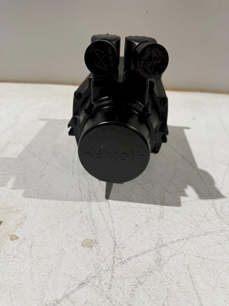 REXROTH MSK060B-0600-NN-M2-UG0-RNNN SERVO MOTOR NEW NO BOX