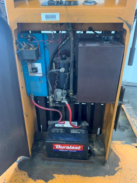 1,500 LB BIG JOE 1518-T-12 ELECTRIC LIFT. STOCK # 0873824