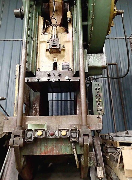 150 Ton Clearing OBI Press, Model 150-P-701- Air Clutch, 6″ Stroke, 21.5″ Shut