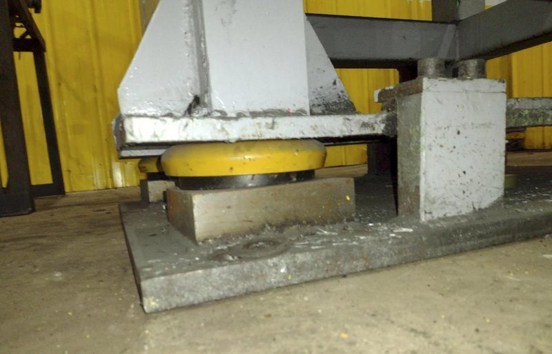 7 TON AIRAM ARDCOR PNEUMATIC 4-POST CUTOFF PRESS. STOCK # 0537226