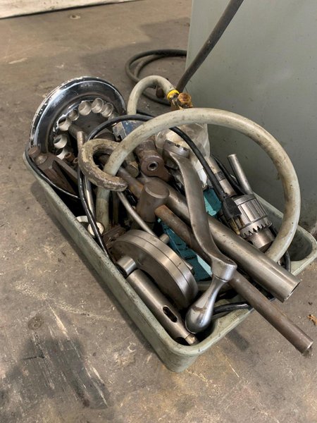 11" X 30" CLAUSING M250 ENGINE LATHE. STOCK # 0953723