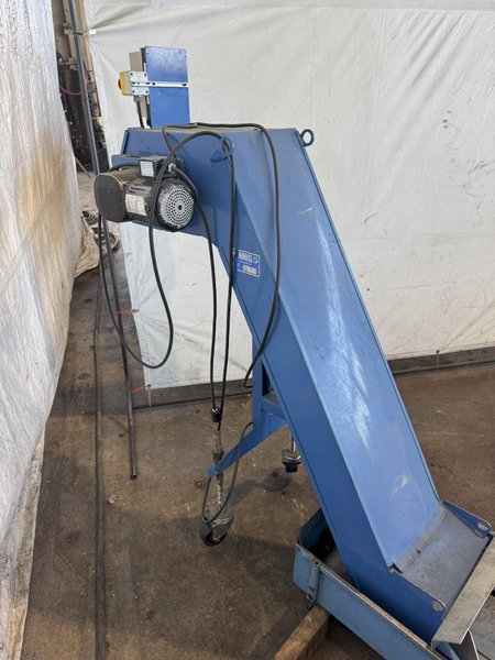 108&quot; LONG X 9&quot; WIDE HENNIG M5 POWERED CHIP CONVEYOR. STOCK # 1000525