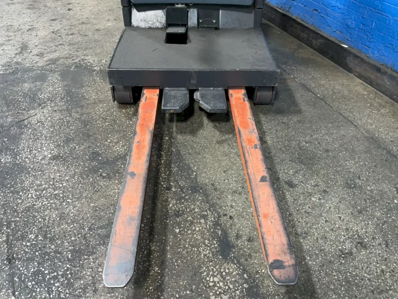 TOYOTA 3000 LBS ELECTRIC ORDER PICKER  -  6BPU15