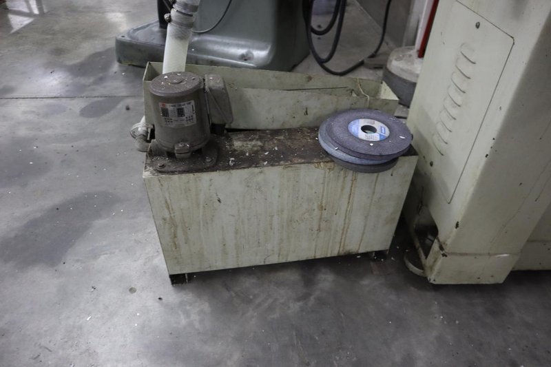 Mitek MT-616B Surface Grinder, 6"x12" Chuck, Hand Feeds, Coolant System- Auction Item
