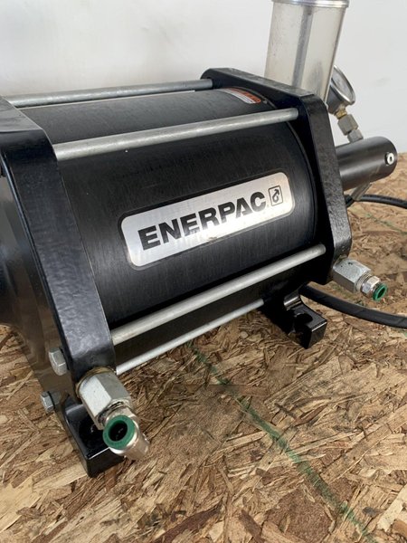 ENERPAC AHB34 AIR HYDRAULIC BOOSTER. STOCK #0364024
