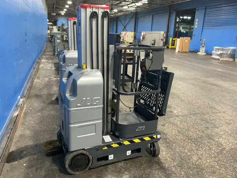 Jlg Industries 400 Lbs Vertical Mast Lift - 20msp