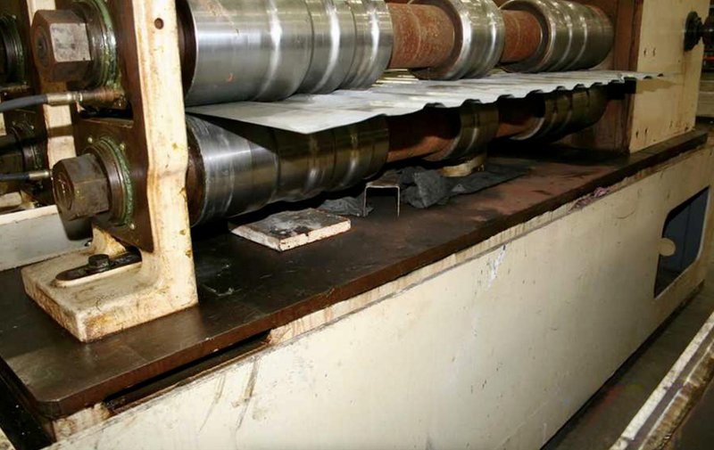 32 STAND X 4 1/2" X 70" TISHKEN 32-XHW-4 ROLLFORMER. STOCK # 0879526