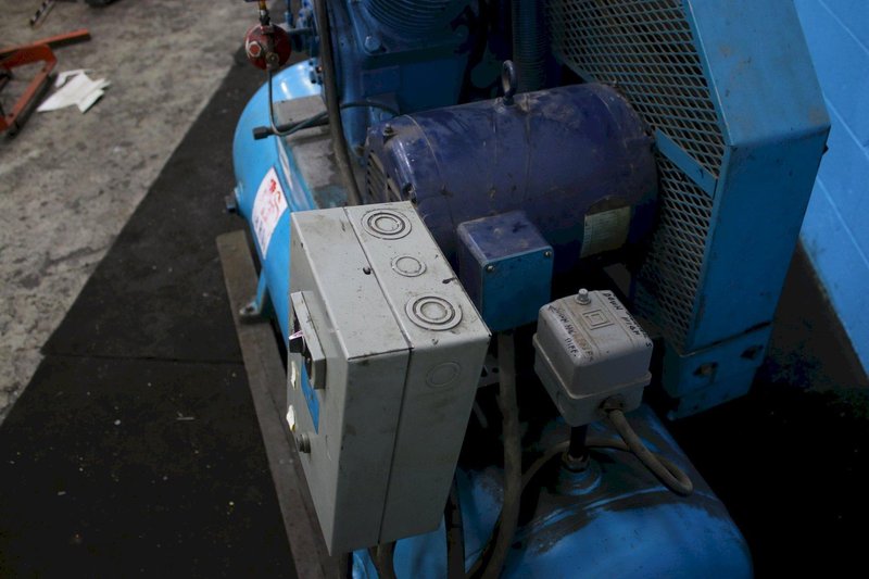 10 HP LEROI HORIZONTAL AIR COMPRESSOR: STOCK #75558