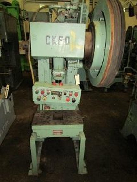 40 TON ROCKFORD MODEL #40-W OPEN BACK INCLINABLE SINGLE CRANK PRESS