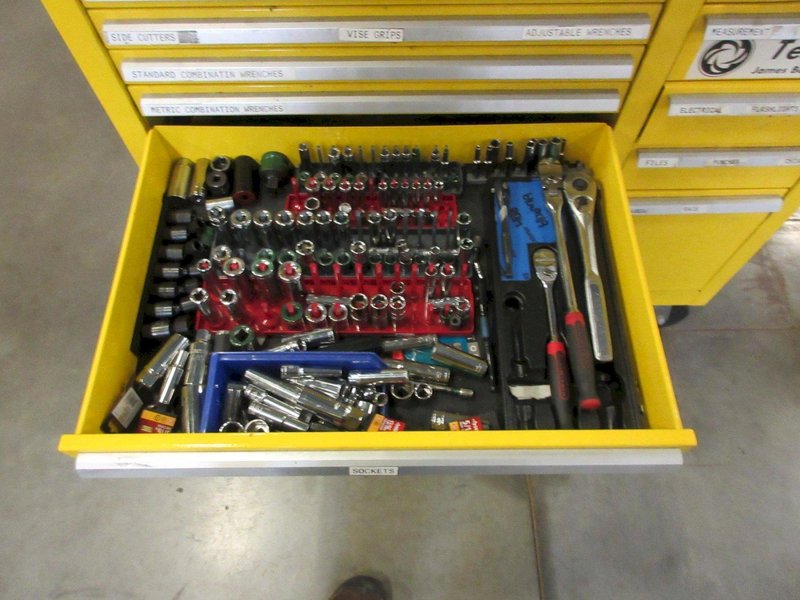 Kennedy 15-Drawer Locking Tool Chest, Portable with Keys and Contents- Auction Item