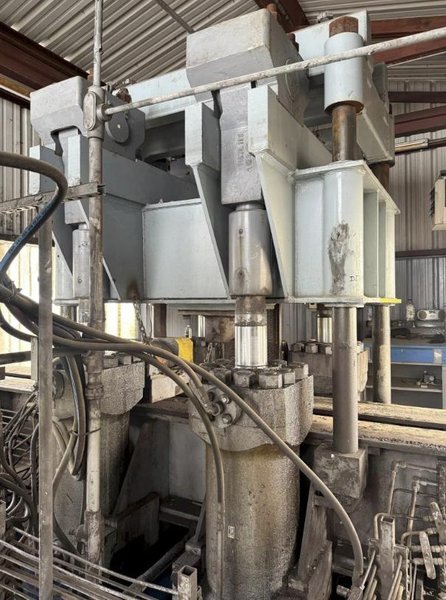 2000 TON HEAVY DUTY 4-POST HYDRAULIC PRESS. STOCK # 0543726