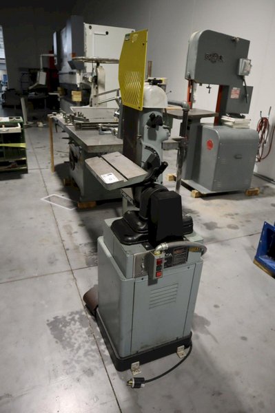 Delta 31-550F 6" Belt Sander with Steel Base- Auction Item