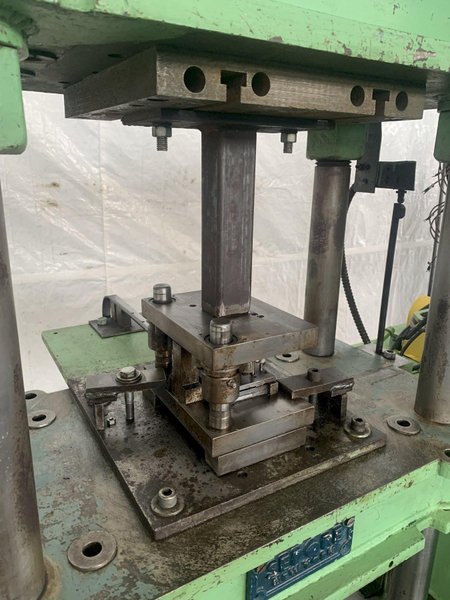 16 TON SEPORE HYDRAULIC PRESS. STOCK # 0746923.