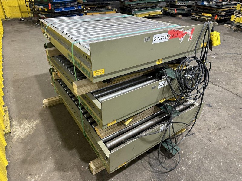 3800 LBS X 60" X 42" SOUTHWORTH HYDRAULIC SCISSOR LIFT TABLE WITH ROLLER CONVEYOR TOP, 110 VOLT: STOCK #20890