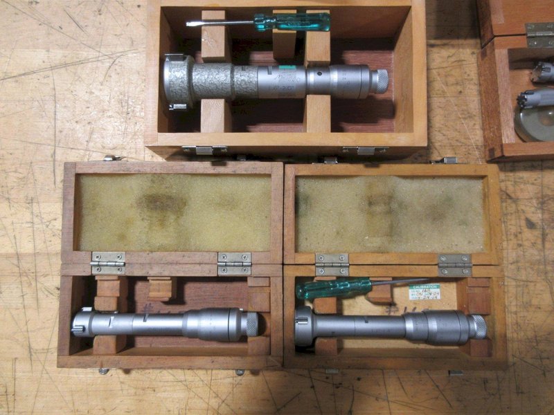 Bore Micrometers 3 Point Contact, (3) SPI .8" - 2", (1) Mitutoyo Digital .5" -.8", (1) Fowler 1.375" - 2", Etalon Set .400" - .800"- Auction Item