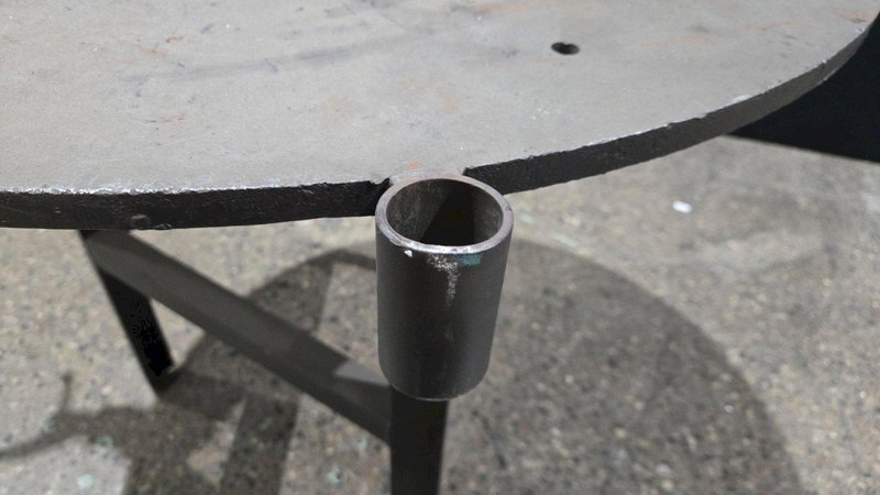 STEEL WELDING TABLE WITH VISE