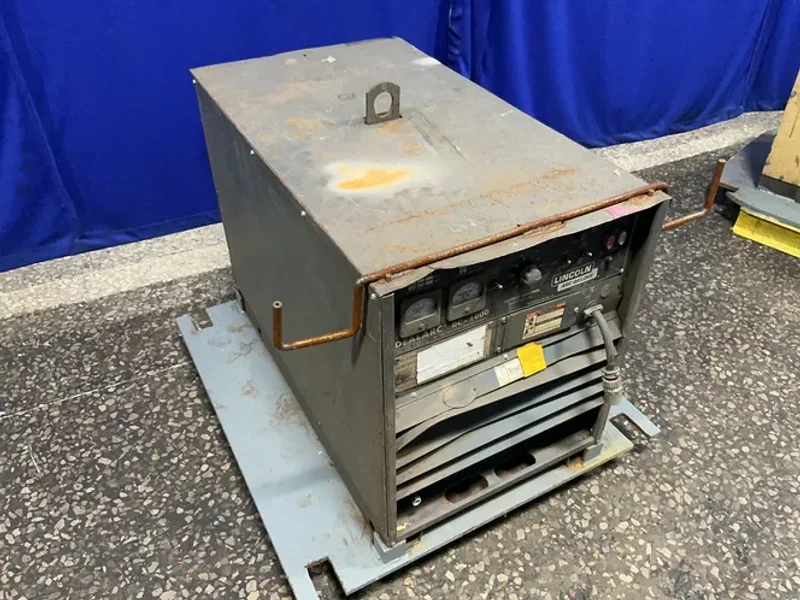 Lincoln Electric 1000 A Welder - Dc-1000