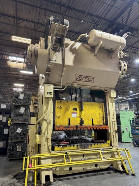 250 TON VERSON S2-250-96-60 STRAIGHT SIDE DOUBLE CRANK PRESS. STOCK # 0999425