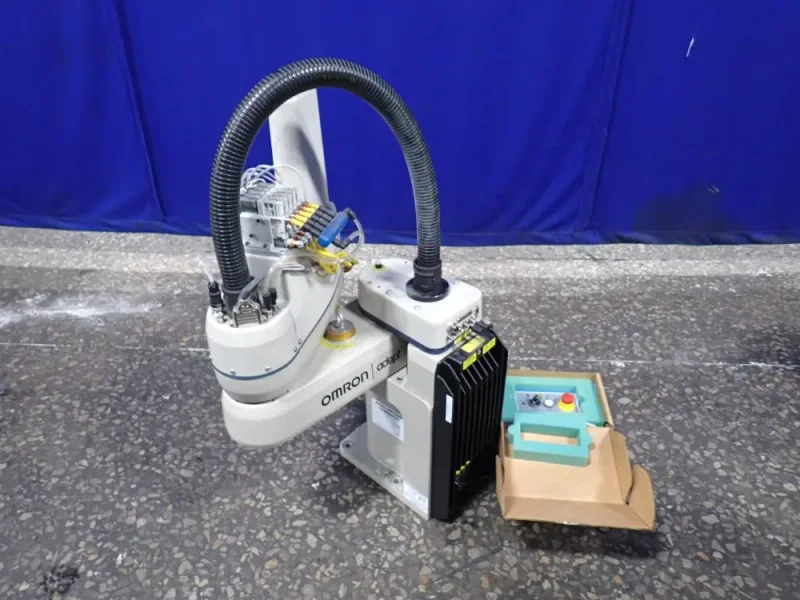 OMRON INDUSTRIAL ROBOT   -  ECOBRA 600