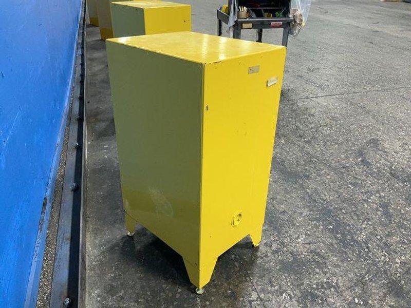 EAGLE 12 GALLONS FLAMMABLE LIQUID STORAGE CABINET  -  1925LEGS