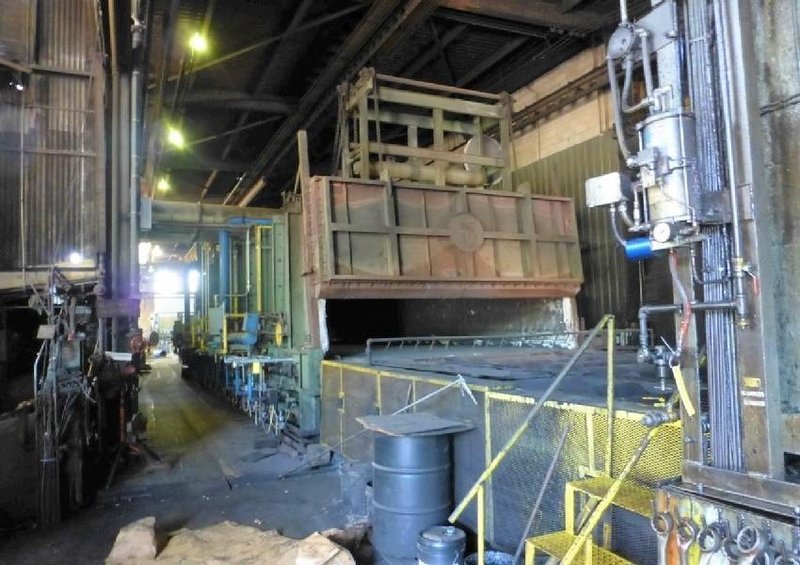 4,000 TON LAKE ERIE DOUBLE ACTION HYDRAULIC PRESS. STOCK # 2001020